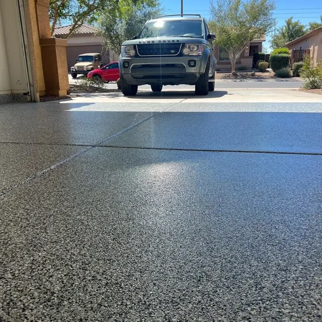 Resin4U: gray flake driveway and garage