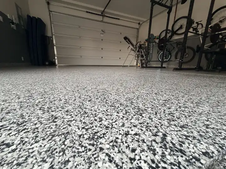 Close look at a black, gray and white flake broadcast