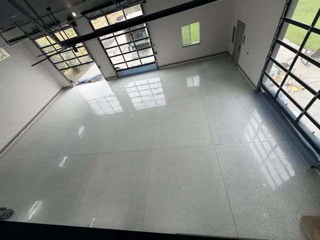 Resin4U job: shop white flake